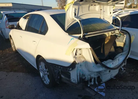 2018 Volkswagen Jetta 1.4T S z USA, uszkodzony, nr VIN 3VW2B7AJ3JM233644